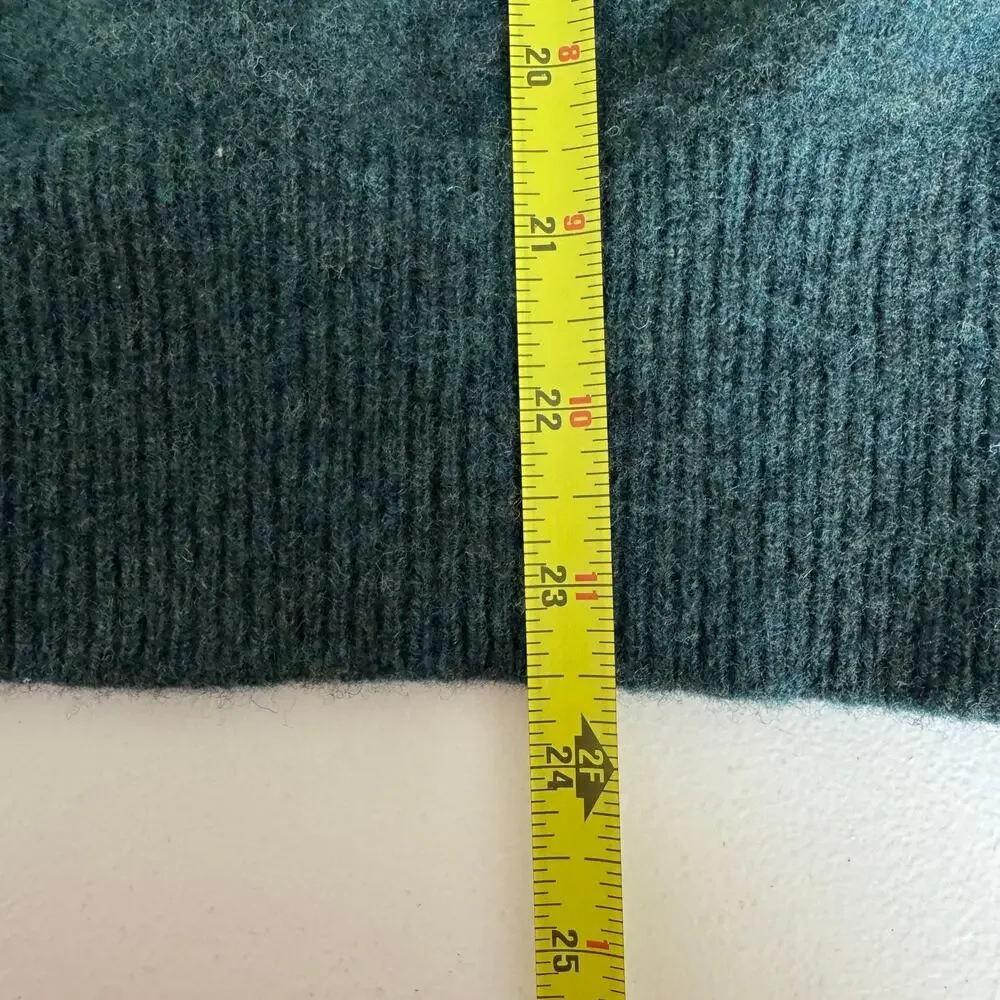 J. Crew Men's Forest Green 100% Lambswool Crewneck Sweater Size Medium 07939